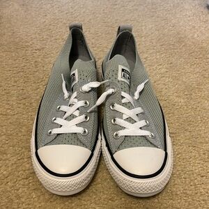 Brand new size 7 women’s shoreline converse all stars